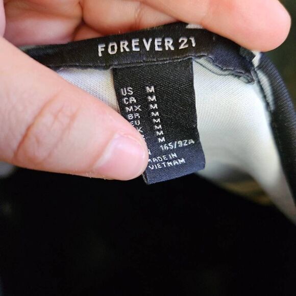 Forever 21 Floral Dress - Picture 7 of 7